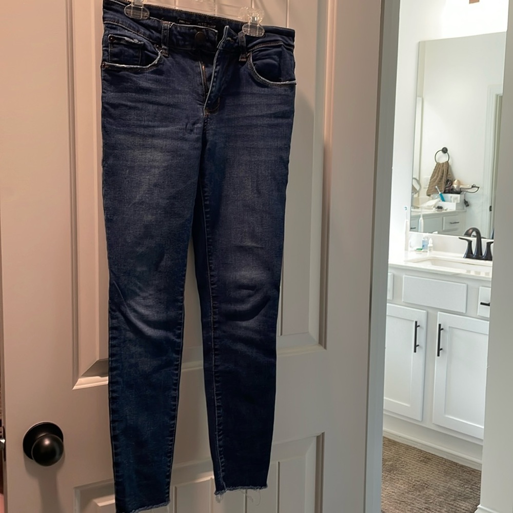 STS Blue blue jeans size 25. Emma crop style. Skinny fit. Jeggings fit.